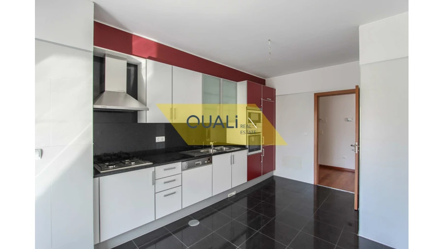 Apartamento T3 para Venda em São Martinho Foto 6