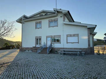Moradia T9 para Venda em Mirandela