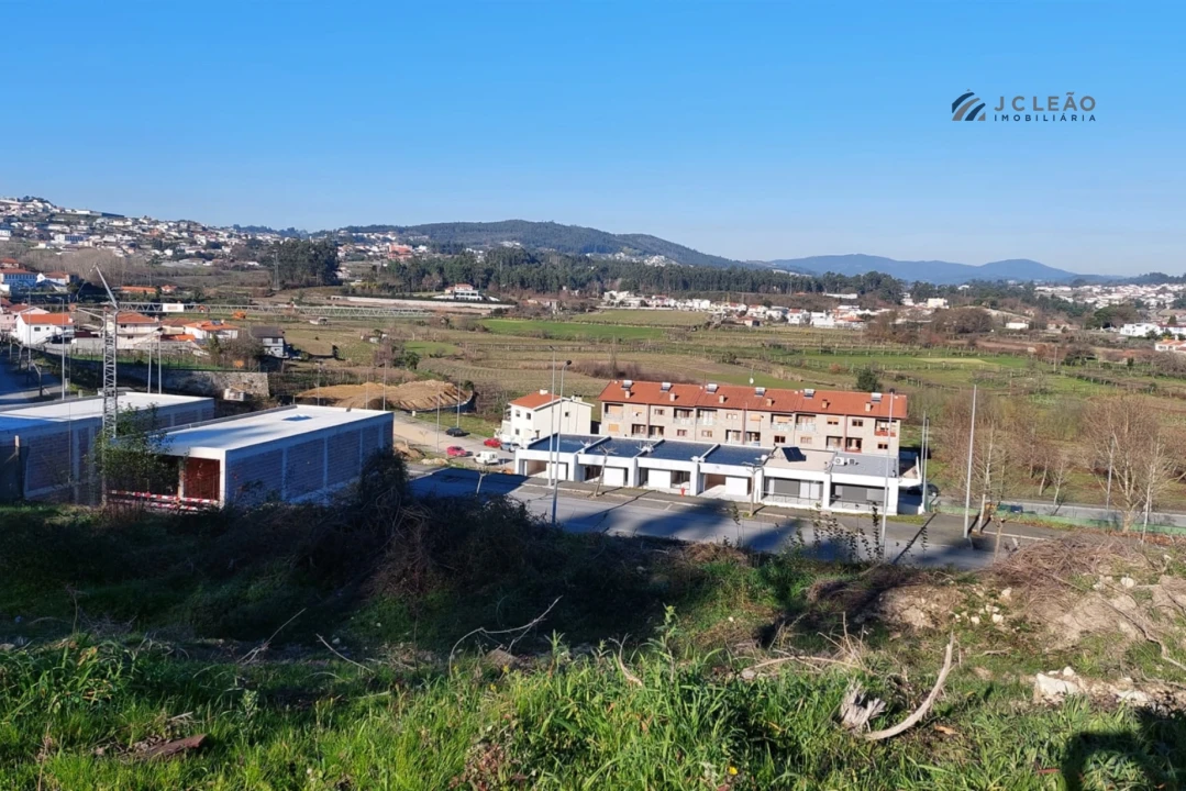 Terreno para Venda em Paredes Foto 1