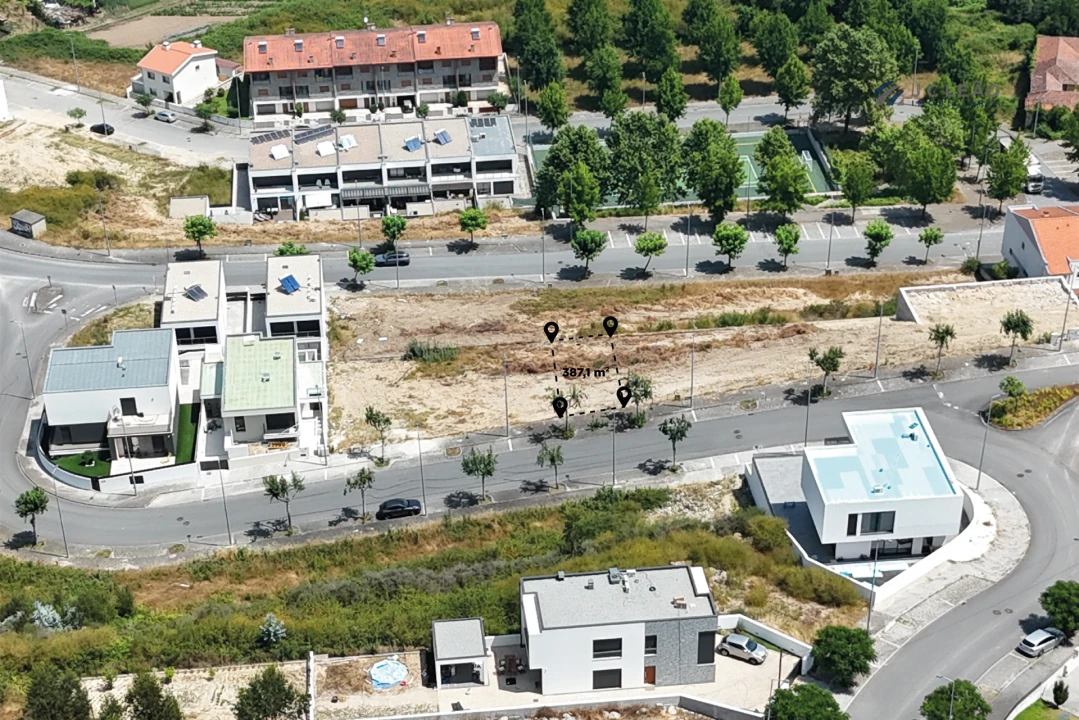 Terreno para Venda em Paredes Foto 1