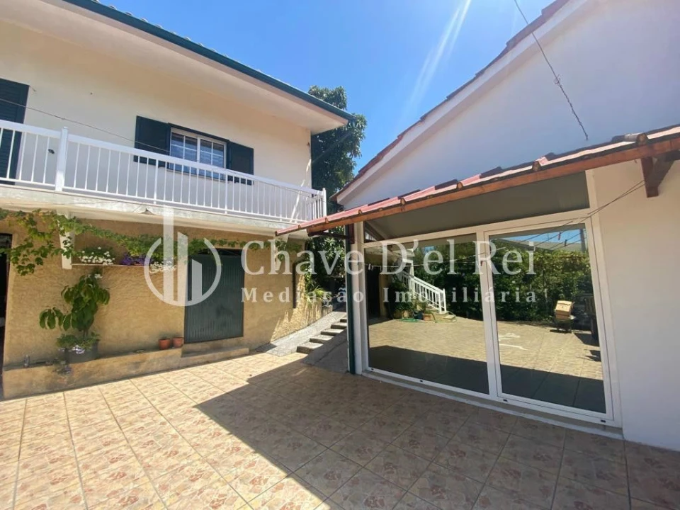 Moradia T5 para Venda em Ribafeita Foto 2