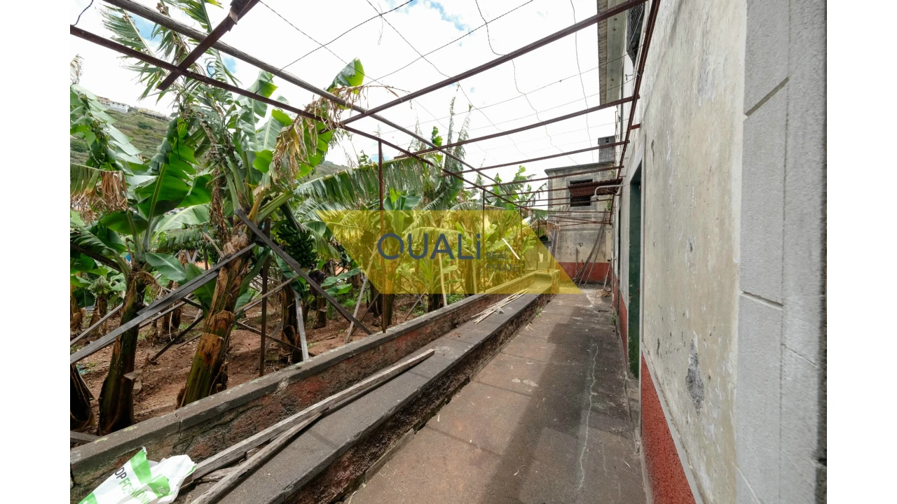 Terreno Misto para Venda em Arco da Calheta Foto 19