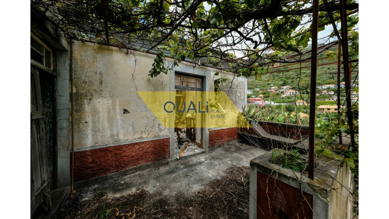 Terreno Misto para Venda em Arco da Calheta Foto 2