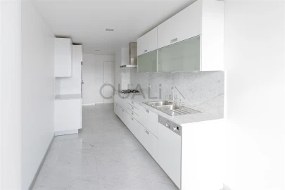 Apartamento T4 para Venda em Funchal (Se)