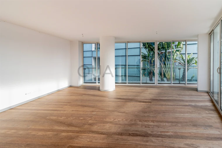 Apartamento T4 para Venda em Funchal (Se) Foto 2