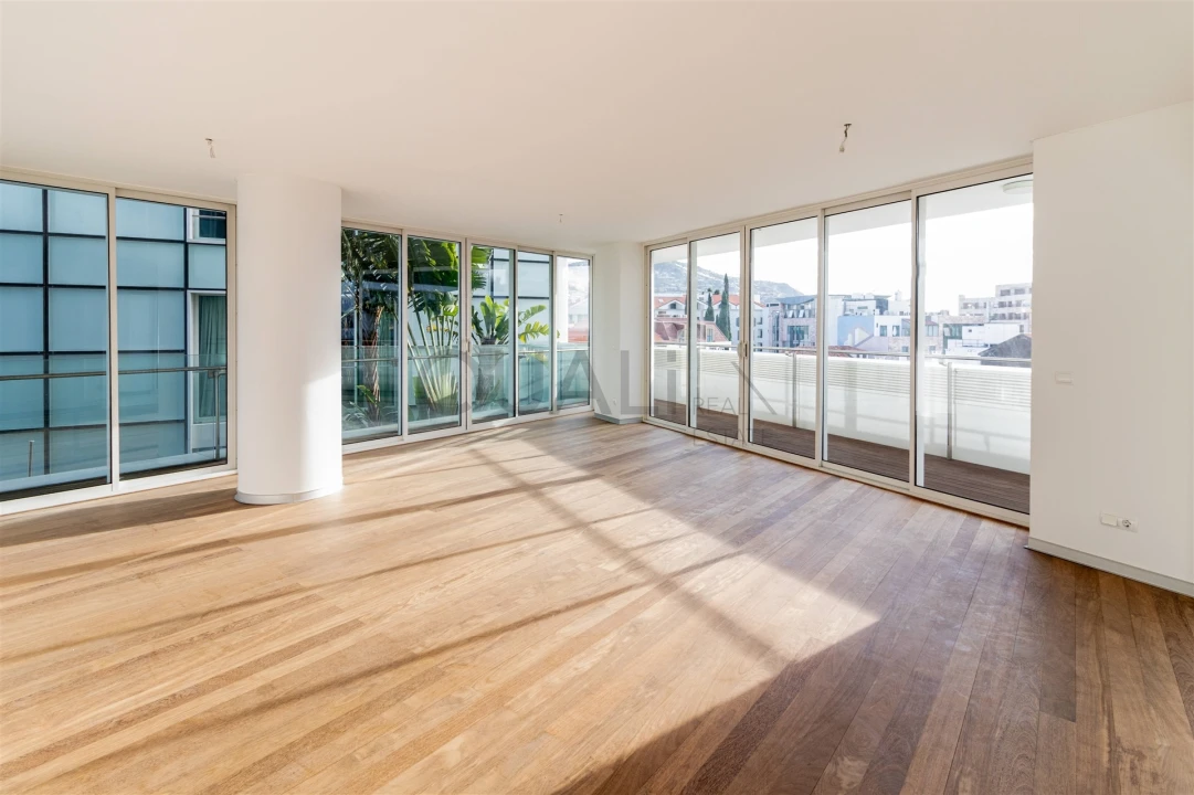 Apartamento T4 para Venda em Funchal (Se) Foto 1
