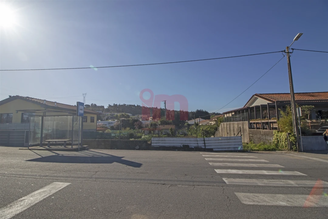Terreno para Venda em Riba de Ave Foto 1