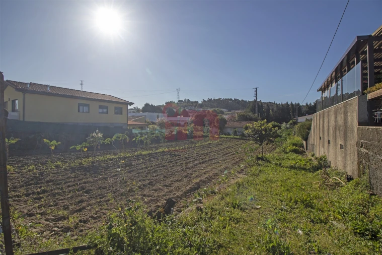 Terreno para Venda em Riba de Ave Foto 2