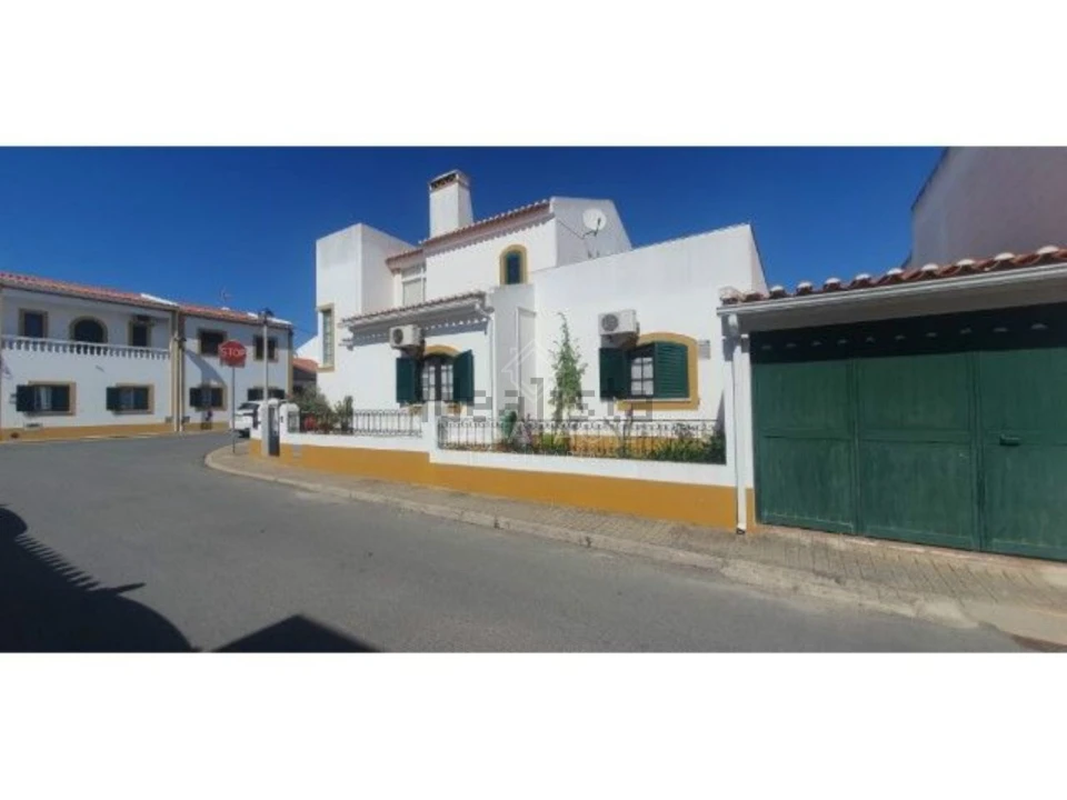 Moradia T5 para Venda em Vila Nova de Milfontes Foto 1