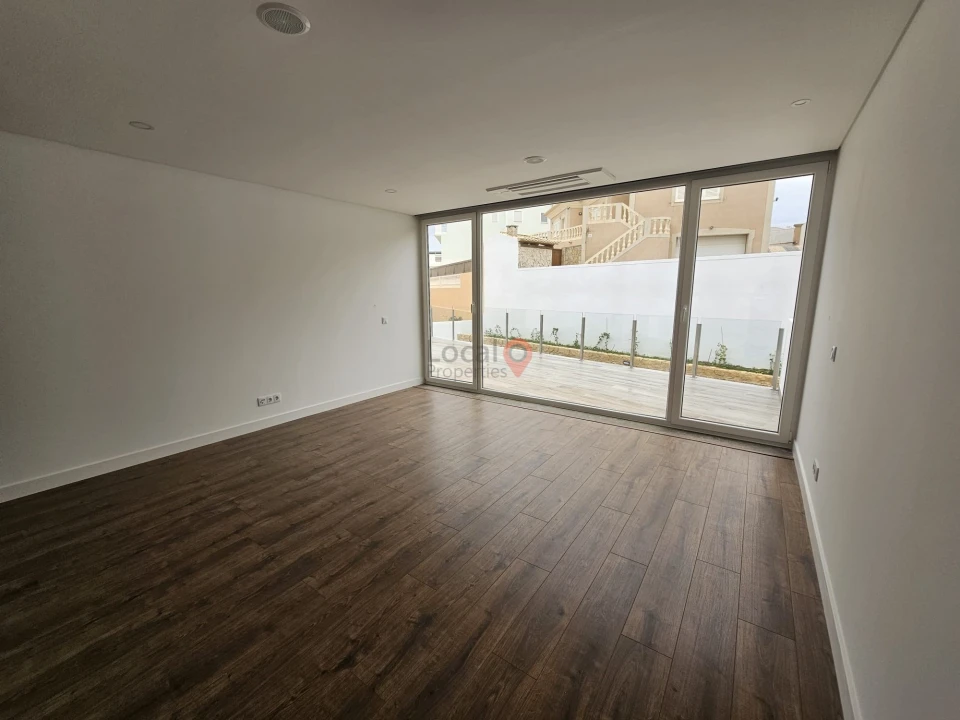 Moradia T4 para Venda em Lagos (São Sebastião e Santa Maria) Foto 25