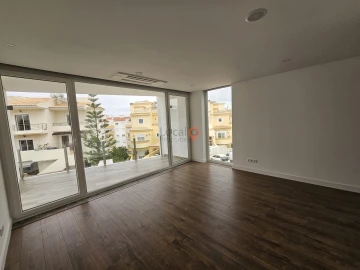 Moradia T4 para Venda em Lagos (São Sebastião e Santa Maria)