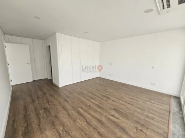 Moradia T4 para Venda em Lagos (São Sebastião e Santa Maria)