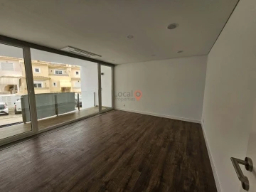 Moradia T4 para Venda em Lagos (São Sebastião e Santa Maria)