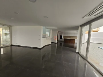 Moradia T4 para Venda em Lagos (São Sebastião e Santa Maria)