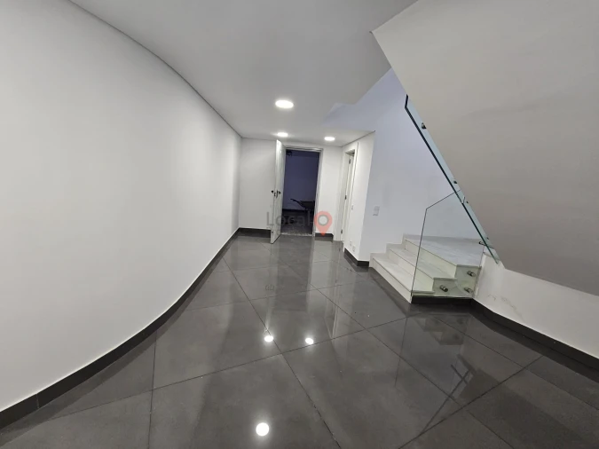 Moradia T4 para Venda em Lagos (São Sebastião e Santa Maria) Foto 23