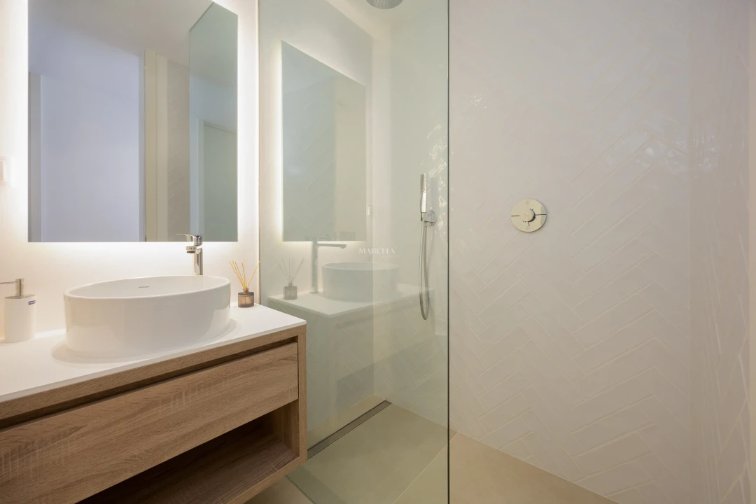 Apartamento T2 para Venda em Budens Foto 11