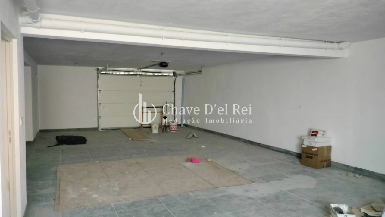 Moradia T5 para Venda em Orgens Foto 18