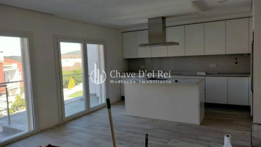 Moradia T5 para Venda em Orgens Foto 2