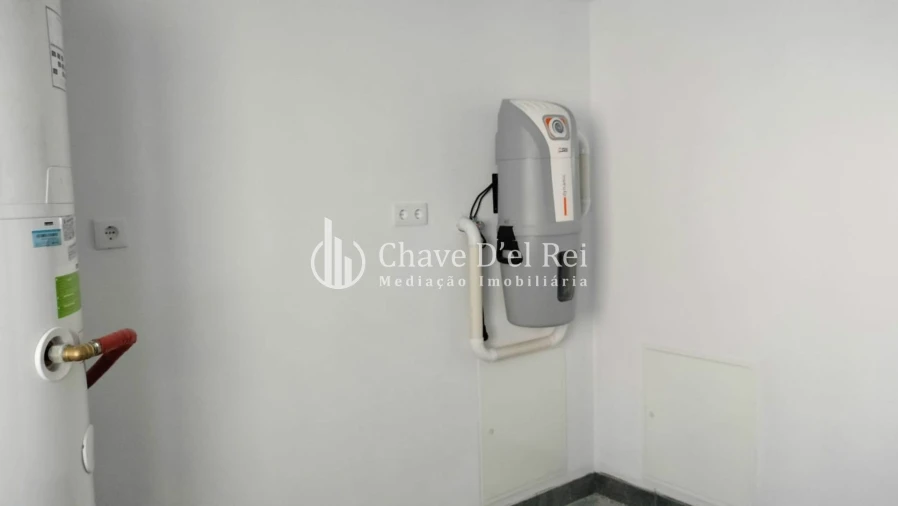 Moradia T5 para Venda em Orgens Foto 20