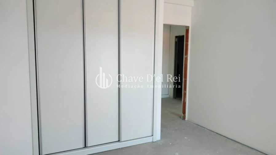 Moradia T5 para Venda em Orgens Foto 9