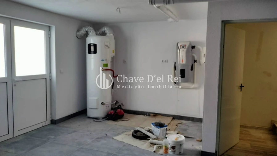 Moradia T5 para Venda em Orgens Foto 19