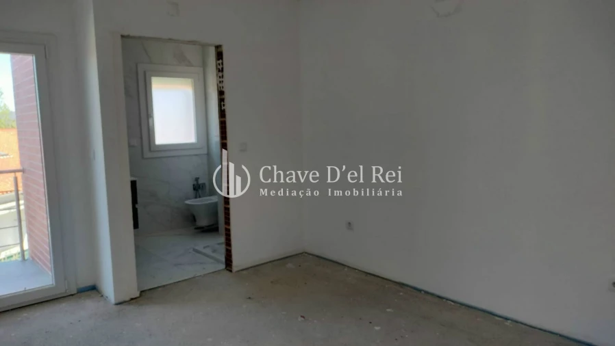 Moradia T5 para Venda em Orgens Foto 17