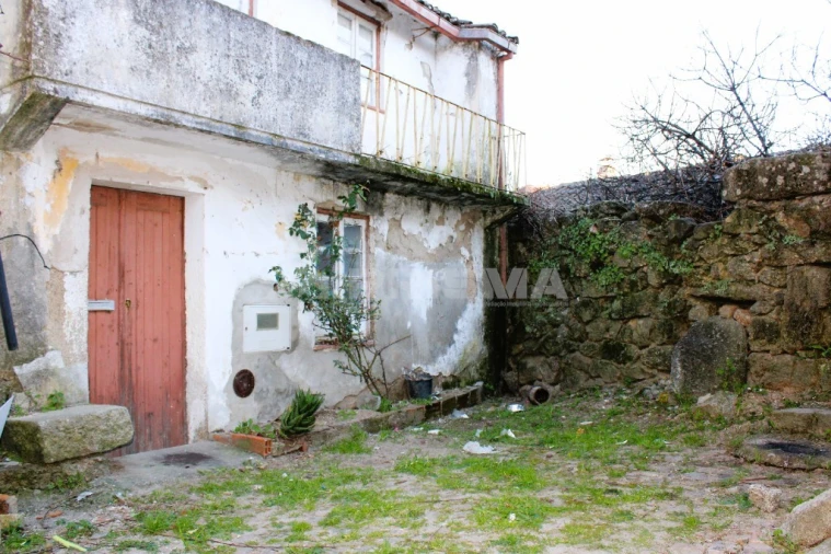 Moradia T3 para Venda em Tinalhas Foto 1