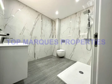 Apartamento T3 para Venda em Quelfes