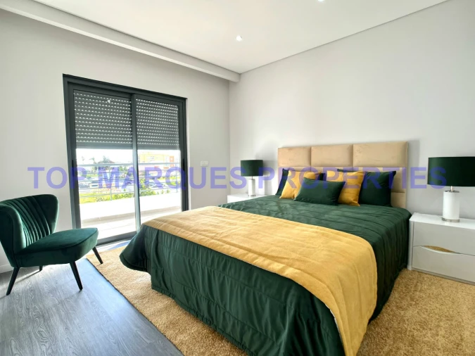 Apartamento T3 para Venda em Quelfes Foto 11
