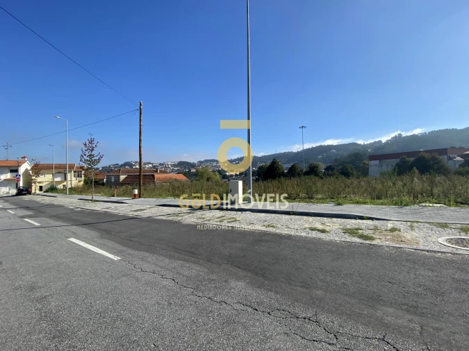 Terreno para Venda em Rebordosa Foto 3