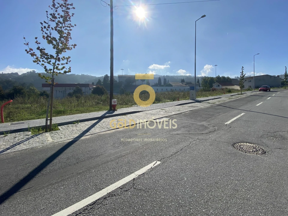 Terreno para Venda em Rebordosa Foto 4