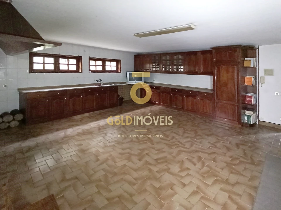 Moradia T5 para Venda em Roriz Foto 3