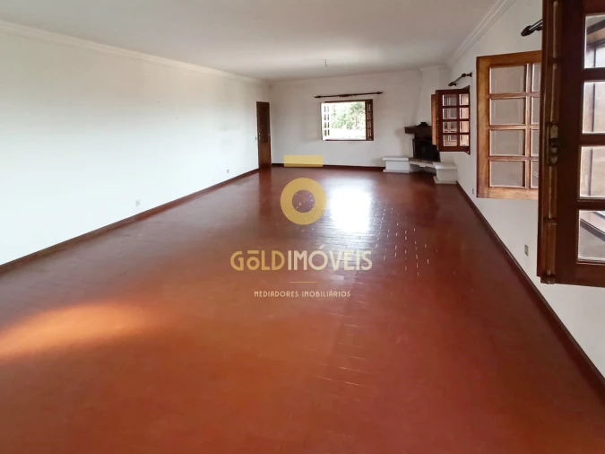 Moradia T5 para Venda em Roriz Foto 4