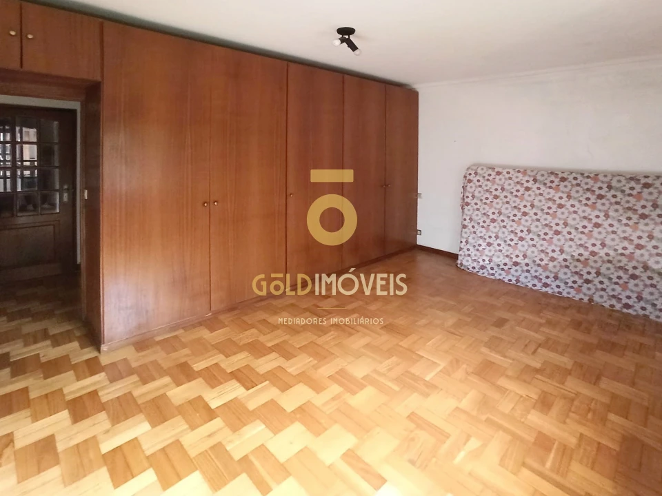 Moradia T5 para Venda em Roriz Foto 7