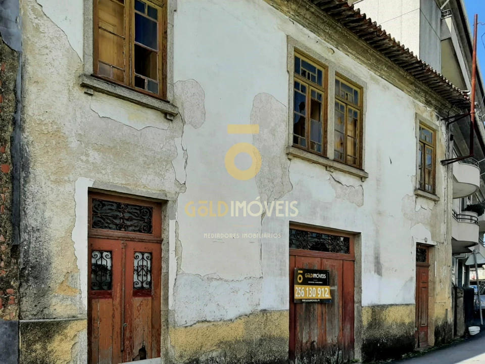 Moradia T3 para Venda em O. Azeméis, Riba-Ul, Ul, Macinhata Seixa, Madail Foto 1