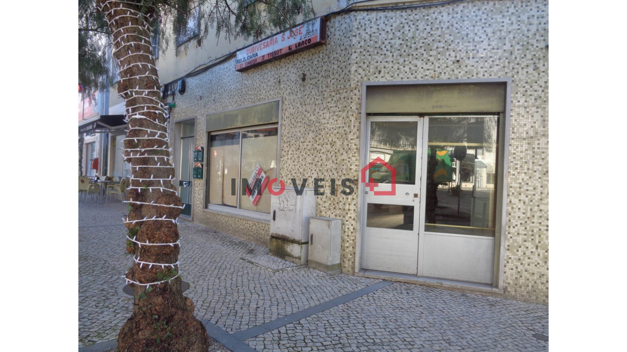 Loja para Arrendamento em Nossa Senhora da Piedade Foto 1