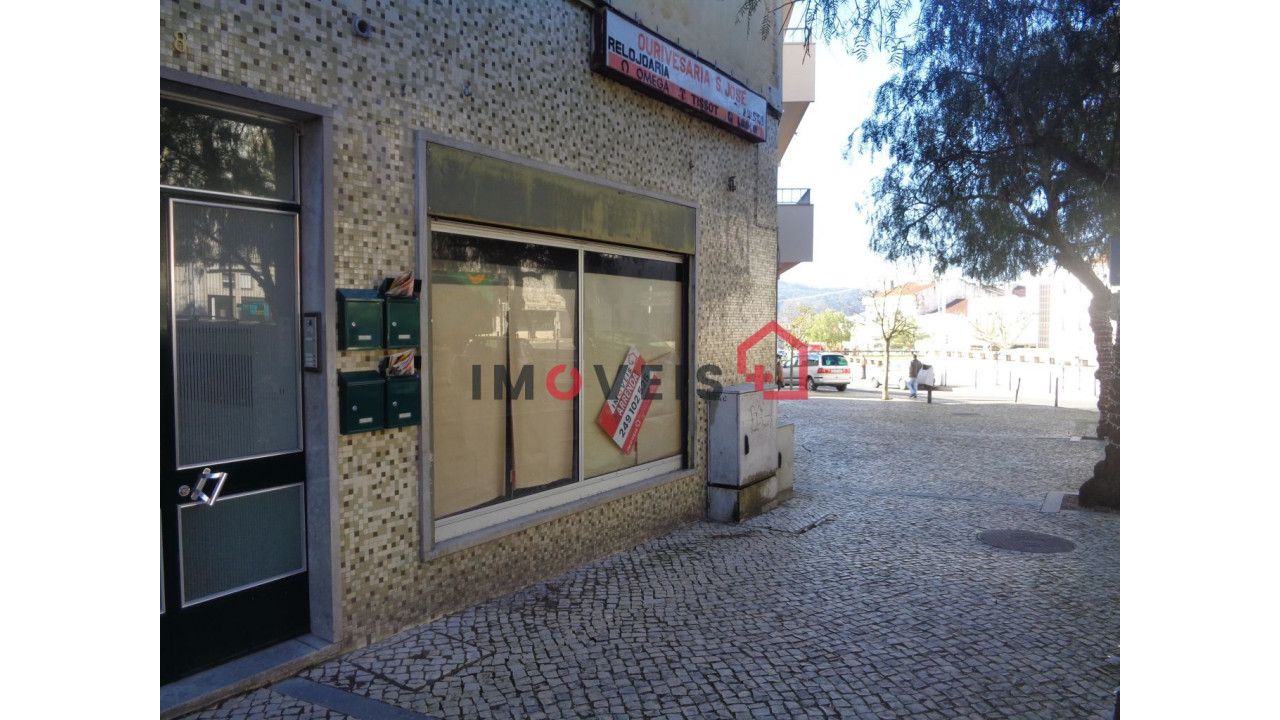 Loja para Arrendamento em Nossa Senhora da Piedade Foto 3