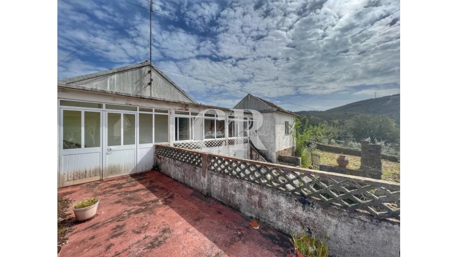 Moradia T2 para Venda em Campelo Foto 37