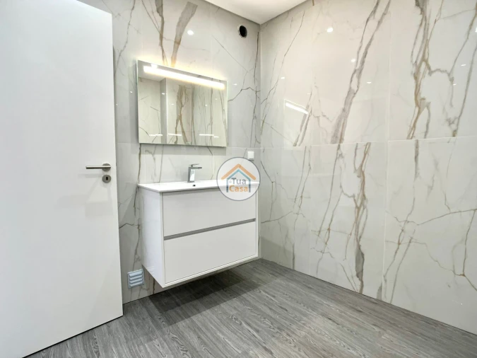 Apartamento T3 para Venda em Olhão Foto 12