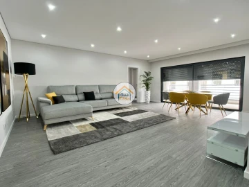 Apartamento T3 para Venda em Olhão
