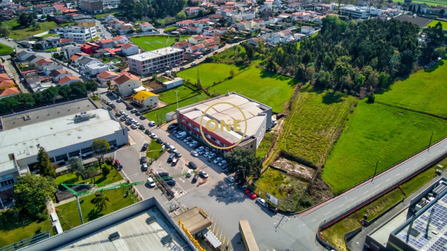 Armazém para Venda em Lousado