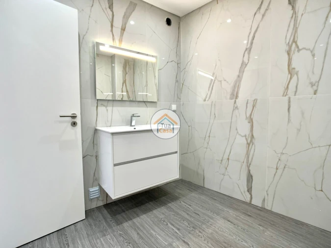 Apartamento T3 para Venda em Olhão Foto 12