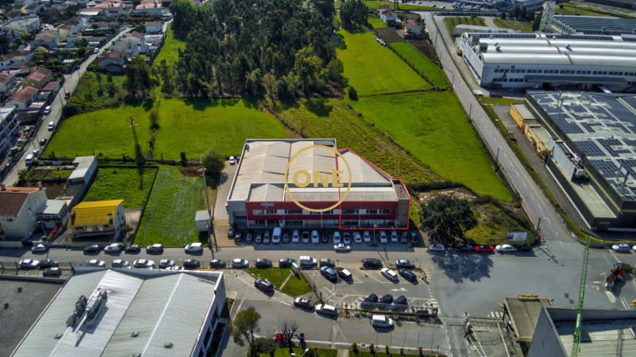 Armazém para Venda em Lousado
