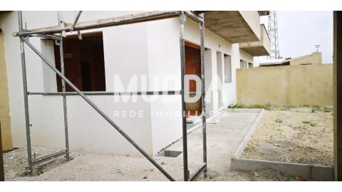 Moradia T4 para Venda em Esgueira
