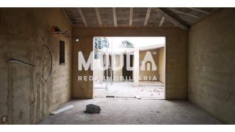 Moradia T4 para Venda em Esgueira