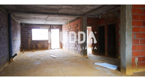 Moradia T4 para Venda em Esgueira