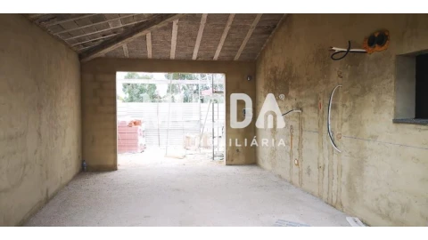 Moradia T4 para Venda em Esgueira