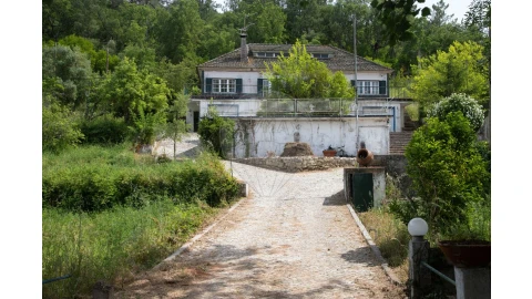 Quinta T4 para Venda em Azeitão (São Lourenço e São Simão)