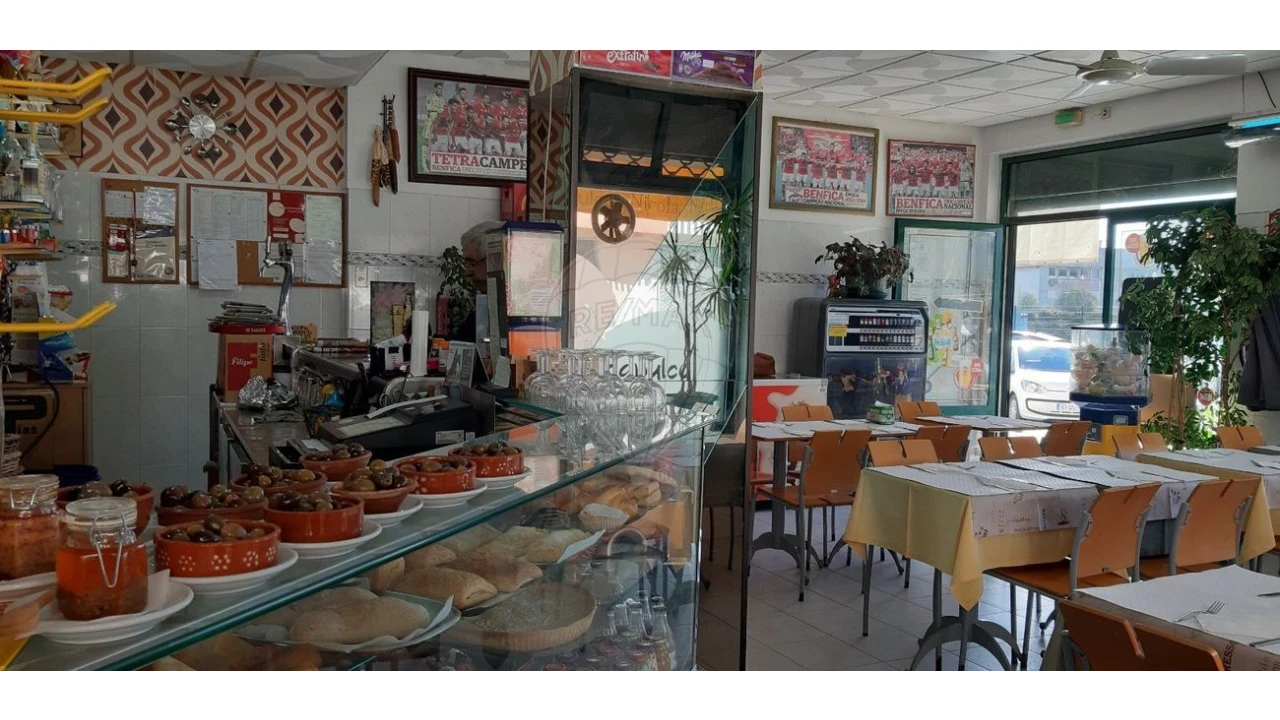 Loja para Venda em Santa Maria e São Miguel, São Martinho, São Pedro Penaferrim Foto 2