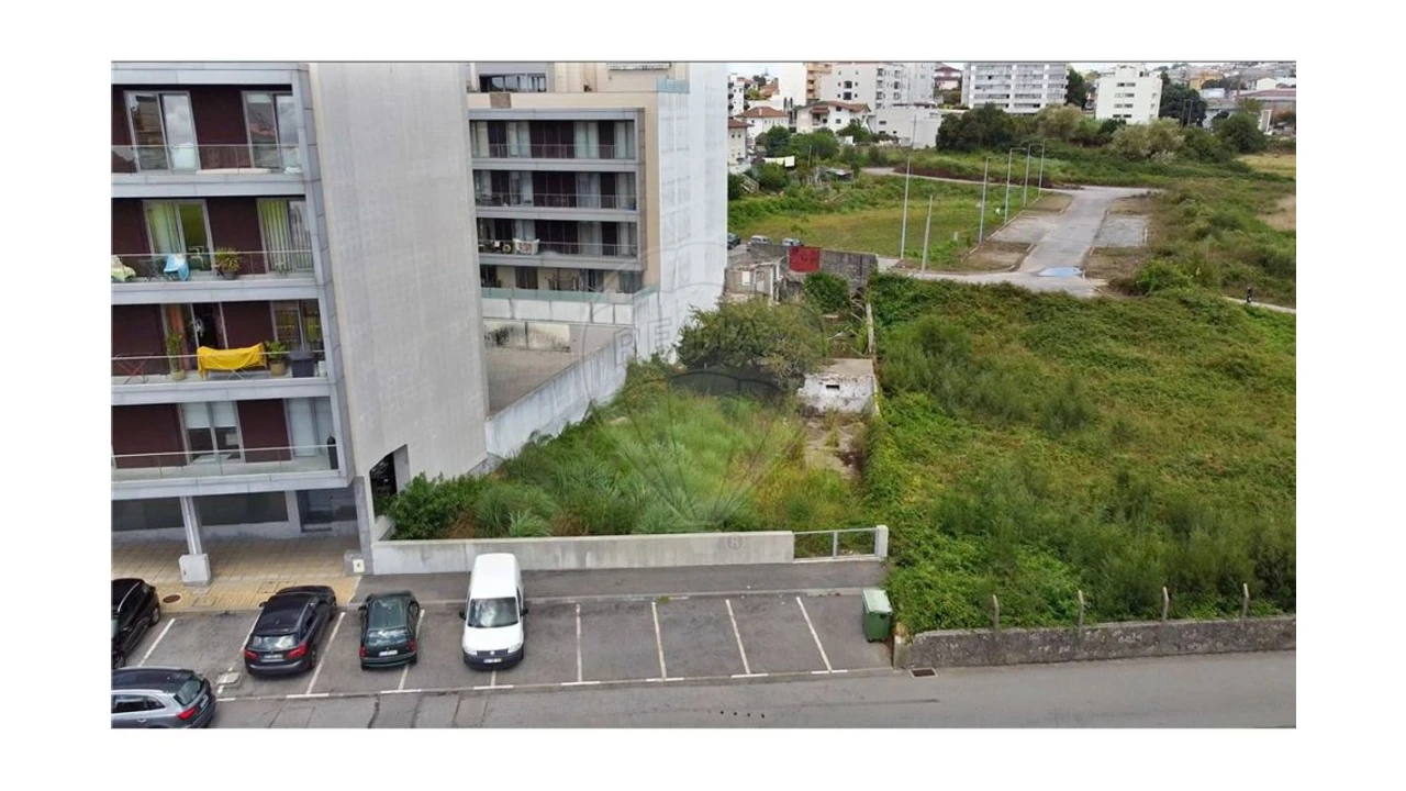 Terreno para Venda em São João da Madeira Foto 5